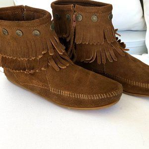 Minnetonka Double Fringe Side Zip Suede Boot